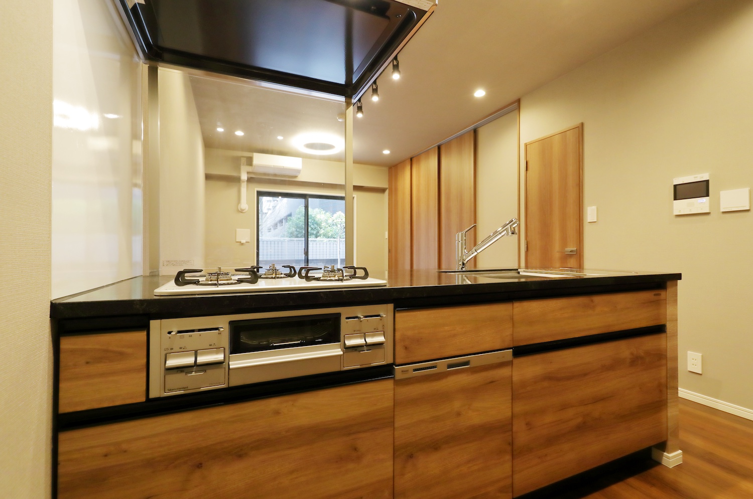 ファインスクェア川口・１Ｆ－川口市並木元町１丁目－